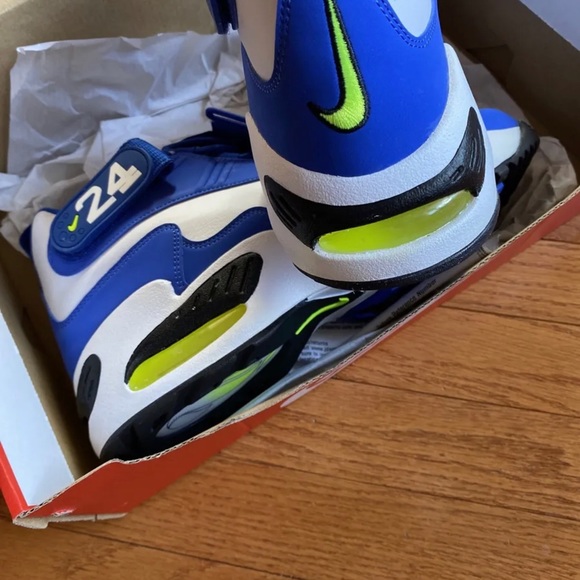 Mens Nike Air Griffey Max 1 2021 Varsity Royal Volt White Size 10.5 DJ5161-400 - Picture 4 of 9